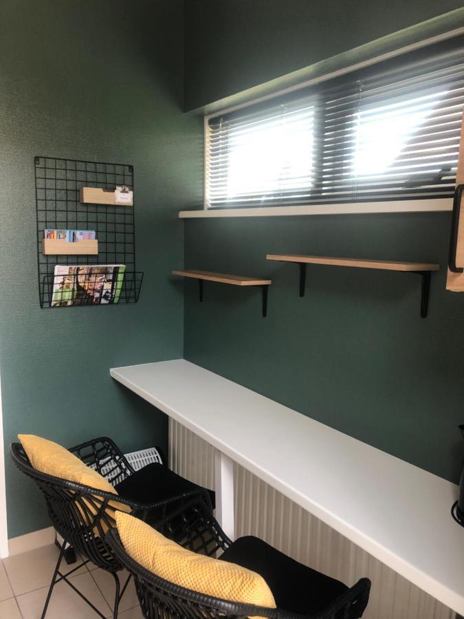 Nieboer Acomodação com café da manhã Vrouwenpolder Exterior foto